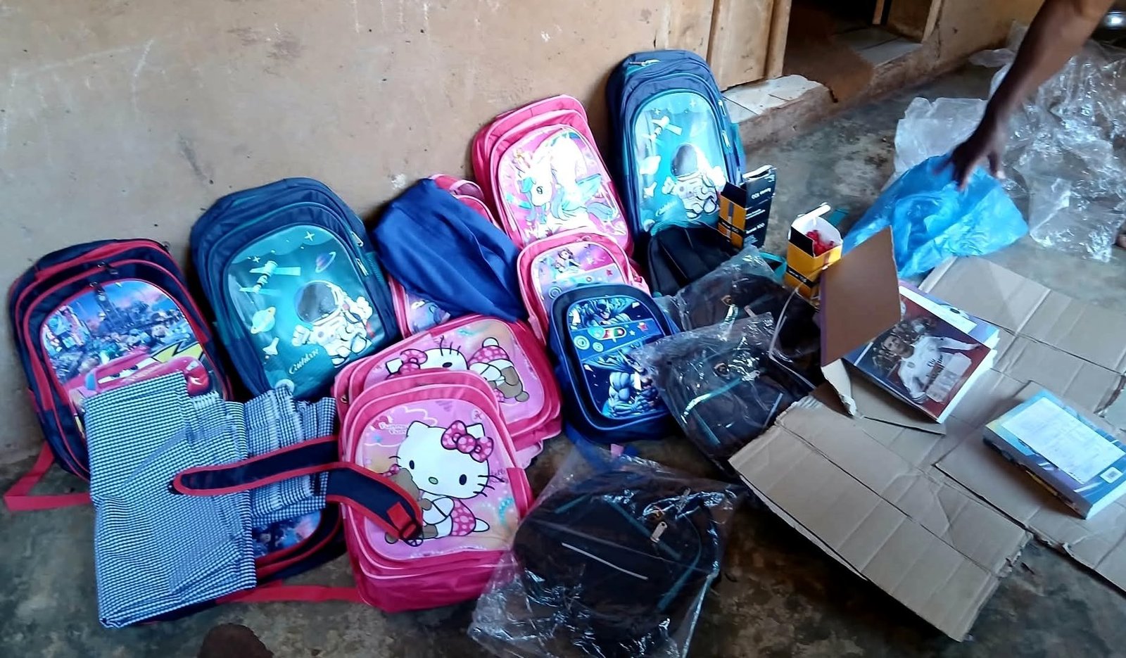 Material escolar en Guinea-Conakry: el curso empieza en Diassia