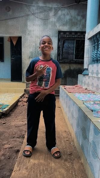 Estudiante de Diassia en Boké que ha pasado de curso